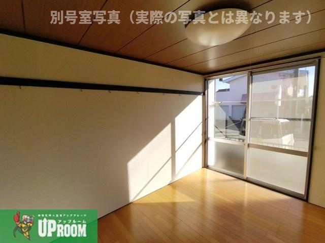 コーポ国正の洋室