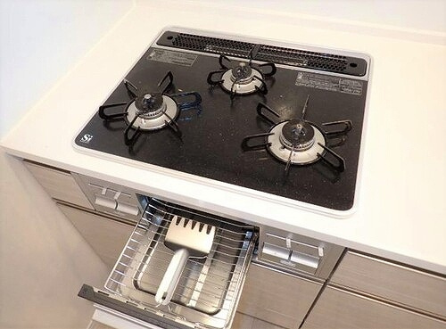 サーパス博多サウスガーデンの設備|３口ガスコンログリル付