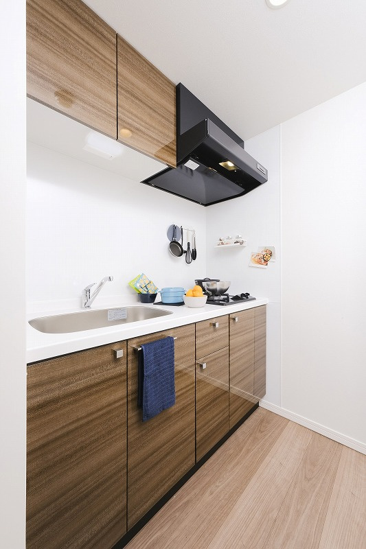 エンクレスト千早のキッチン|コンパクトなキッチンで掃除もラクラク