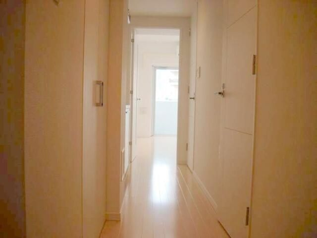 メインステージ千代田岩本町コモデの玄関