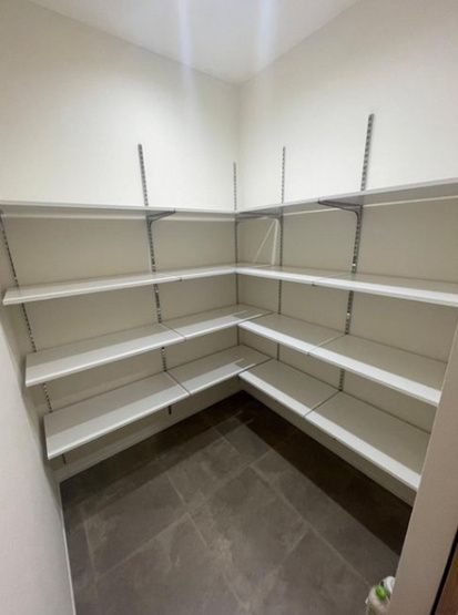 【収納】 | 板橋ハイタウン | シューズクローゼットは、大容量なので安心です。