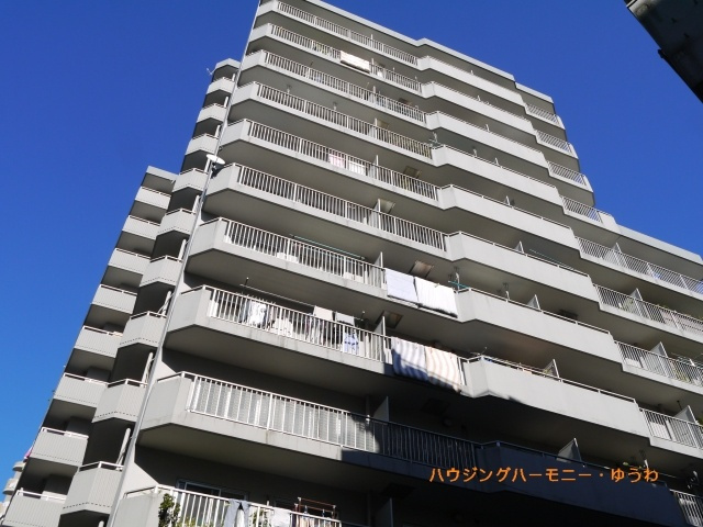 【外観】 | 板橋ハイタウン | 都営三田線「板橋区役所前」駅より徒歩１分の好立地。大手町へのアクセスも良好なリノベーションマンション