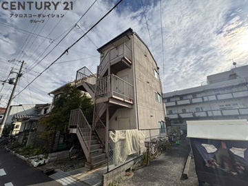 敷地内駐輪場あり・各階一世帯のみなので角部屋です