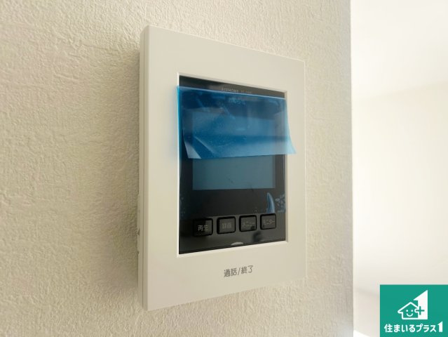 池田市畑　第2期　新築一戸建ての防犯設備|カラーモニターインターホン！声だけでなく来訪者の姿や顔がモニターで確認できるので、小さなお子様がいらっしゃるご家庭でも安心できます！