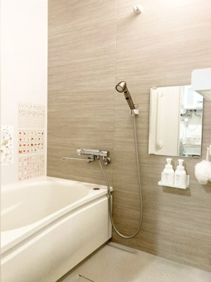 【浴室】 | 手稲パークビル | ワンポイントパネルで温かみを感じる浴室♪