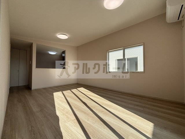 柏原市大字高井田の一戸建ての居間・リビング