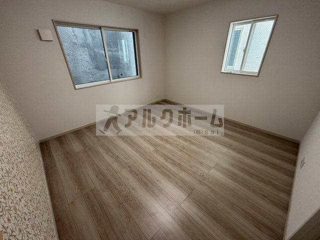 柏原市大字高井田の一戸建ての洋室