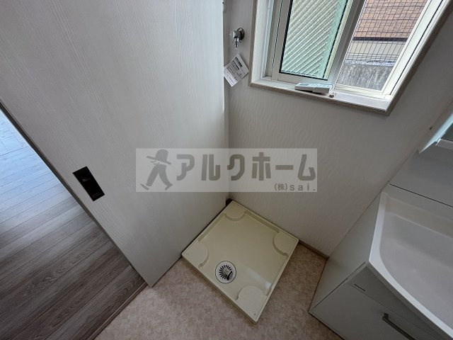 柏原市大字高井田の一戸建ての洗面所