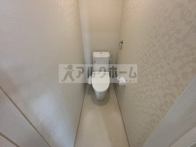 柏原市大字高井田の一戸建てのトイレ