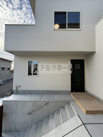 柏原市大字高井田の一戸建ての玄関