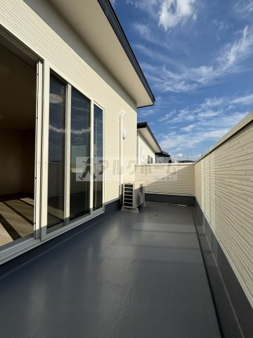 柏原市大字高井田の一戸建てのバルコニー