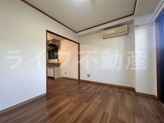 ロイヤル神路IIの内装|明るい室内です