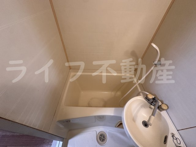 ロイヤル神路IIの浴室|日々の疲れを癒すお風呂付です