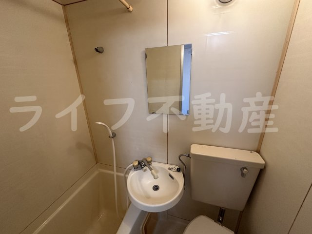 ロイヤル神路IIの洗面所|コンパクトで使いやすい洗面所