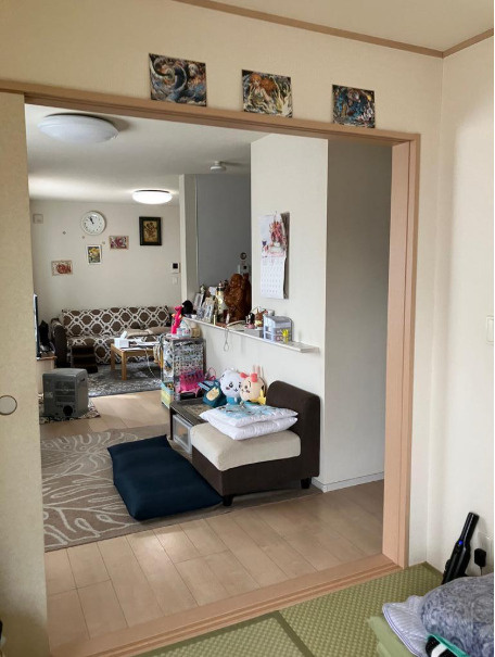野田市山崎　中古戸建　平成28年築の居間・リビング