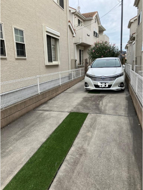 野田市山崎　中古戸建　平成28年築の駐車場