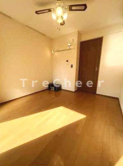 モデラートの洋室