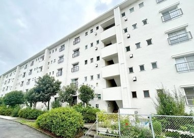 【外観】 | たまプラーザ団地5街区9号棟 | 新規内装リノベーション物件です