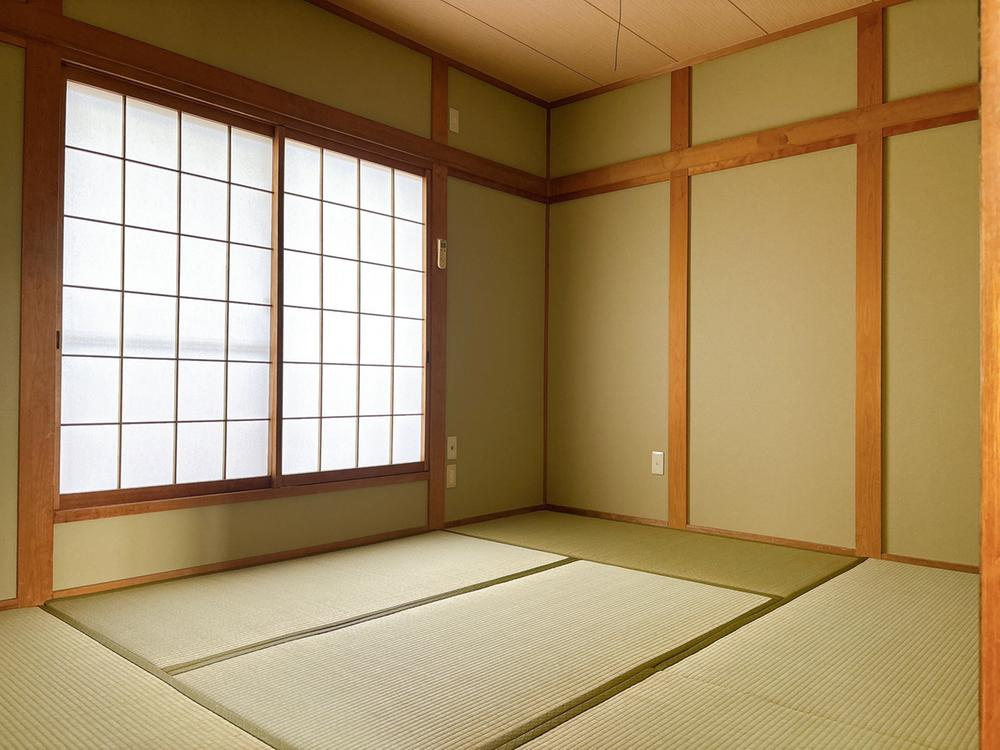 大久保町1丁目　中古一戸建ての和室|和室6.0帖
■物件内覧・資金計画相談・住宅ローン相談、リフォーム相談、お問合せ受付中■
※当日・翌日のご内覧、ご相談はお電話でのお問合せがスムーズです！