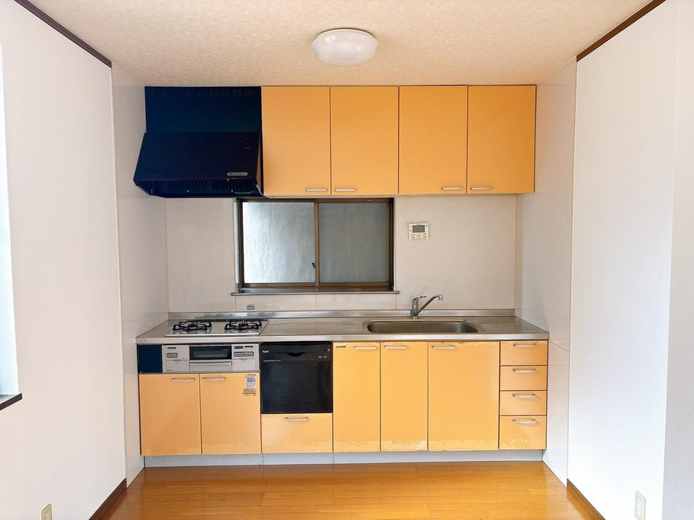 大久保町1丁目　中古一戸建てのキッチン|システムキッチン
■物件内覧・資金計画相談・住宅ローン相談、リフォーム相談、お問合せ受付中■
※当日・翌日のご内覧、ご相談はお電話でのお問合せがスムーズです！