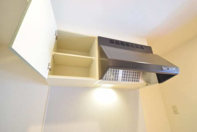 ミリアビタ№５のキッチン|上部に棚あります