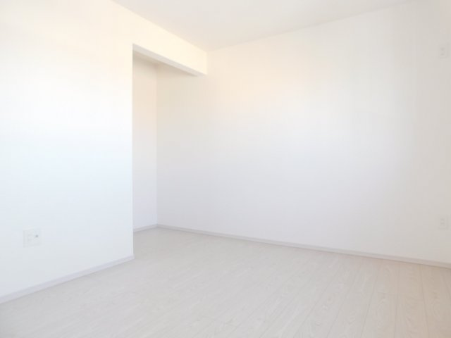 海部郡蟹江町桜２丁目の新築一戸建の洋室|◇２階洋室◇　　明るい洋室６．０帖　収納スペース完備！