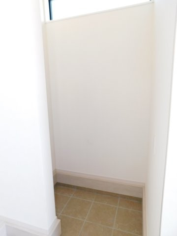 海部郡蟹江町桜２丁目の新築一戸建の収納|◇シューズインクローク◇　　ベビーカーやアウトドア用品が置ける便利な収納スペース付き！