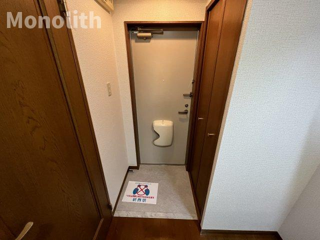 ワイズクレスト久米田の玄関