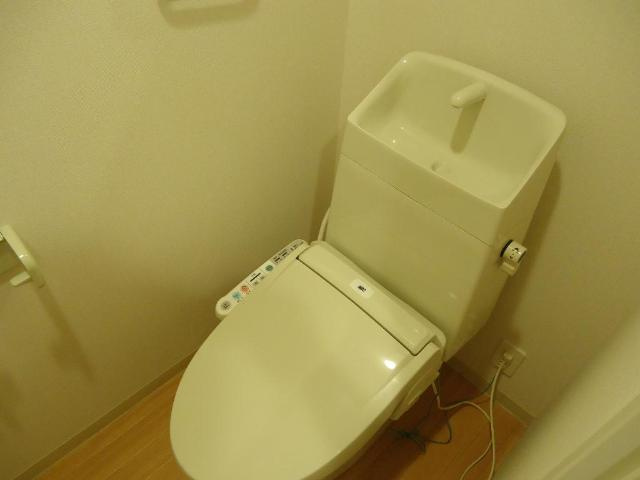 加古川市加古川町北在家の賃貸マンションのトイレ|シャワー付トイレ