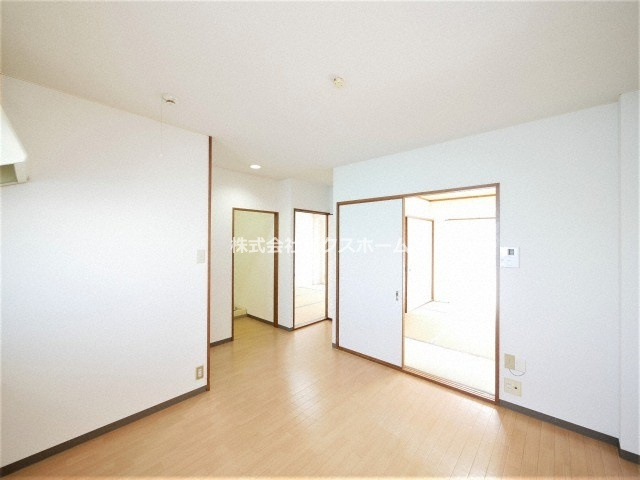 美山マンションの居間・リビング