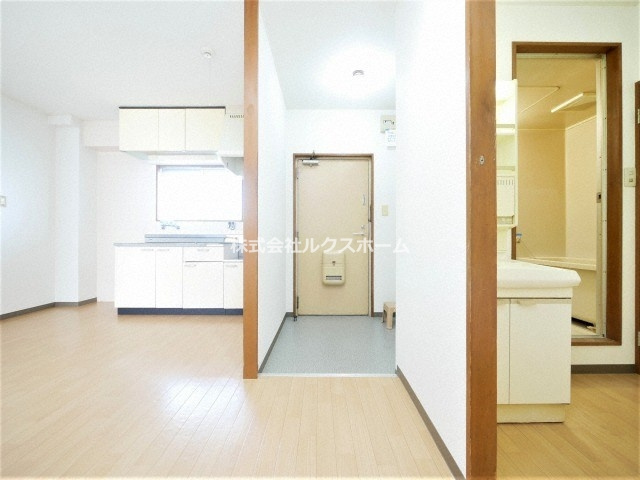 美山マンションの玄関