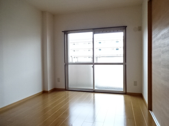 加古川市別府町新野辺北町３丁目の賃貸マンションの子供部屋