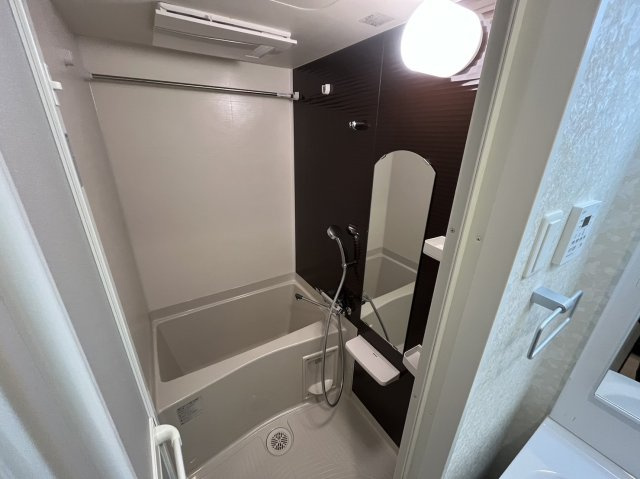 Luxe布施東2の浴室