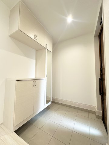 【玄関】 | 新築一戸建て「開成町吉田島」 | 【同仕様施工例】