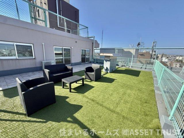 阿佐ヶ谷陵雲閣マンションのバルコニー|55.14㎡の広々ルーフバルコニー