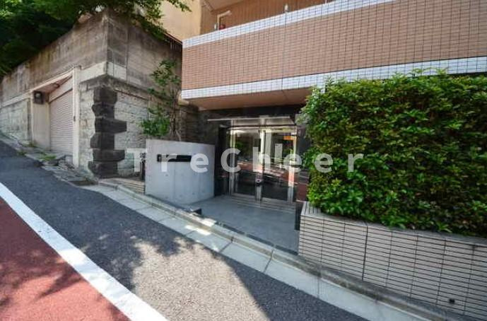 ビーロット小石川レジデンスのエントランス