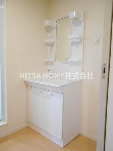 シャーメゾン　アイの洗面所|シャワー付きの洗面化粧台もありますよ♪