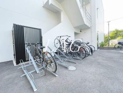 【その他共用部分】 | LOC'S SHINYURIGAOKA | 駐輪場です。