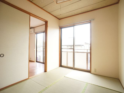 【寝室】 | オレンジハウス | 清潔感のあるきれいな和室です♪