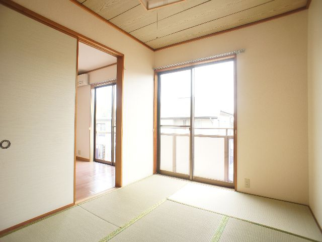 【寝室】 | オレンジハウス | 清潔感のあるきれいな和室です♪