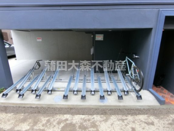 ECREDE蒲田(エクレーデ蒲田)のその他共用部分|ラック式の駐輪場