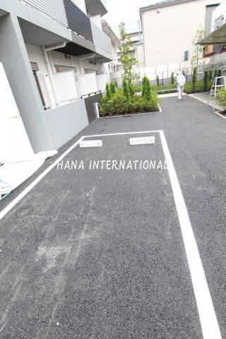 レアライズ葛西の駐車場