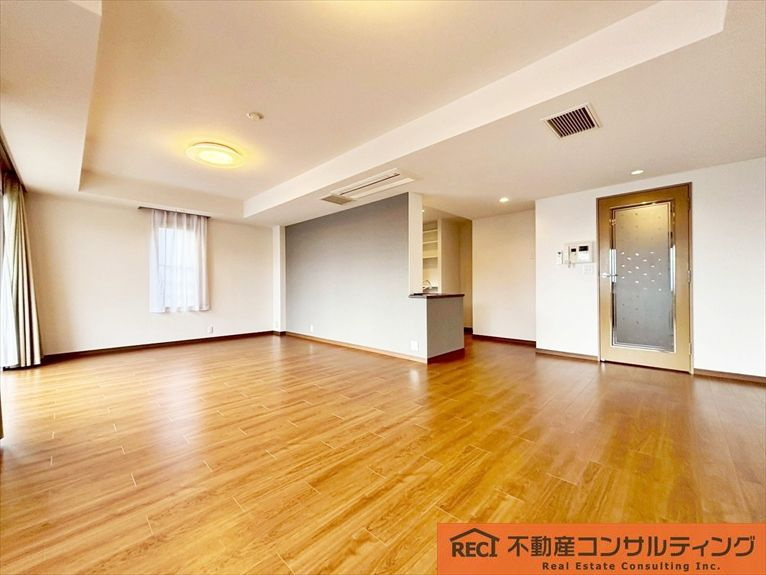 プレスティージュ苦楽園の居間・リビング