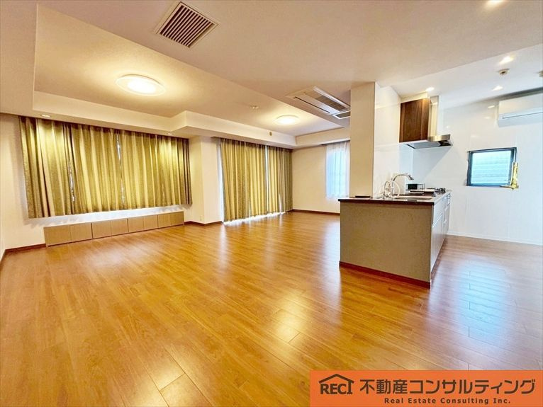 プレスティージュ苦楽園の居間・リビング