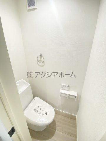 所沢市松が丘2丁目・全1棟　新築一戸建　～並列駐車2台可～のトイレ