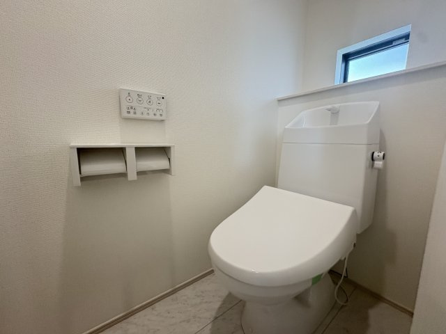 明石市大久保町西島新築戸建のトイレ