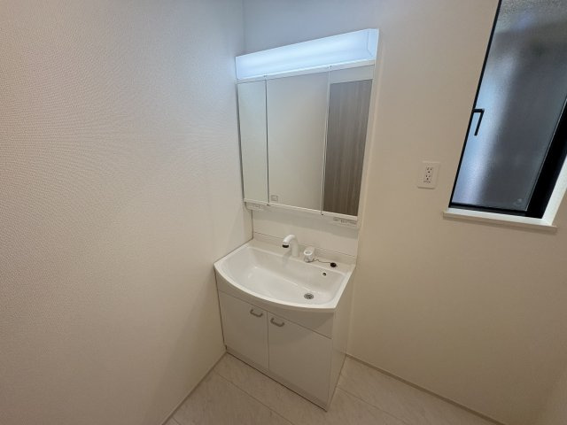 明石市大久保町西島新築戸建の独立洗面台