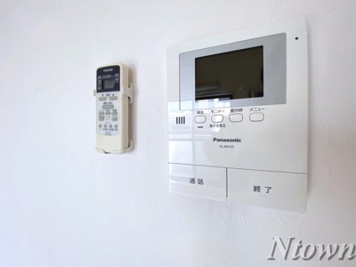 【セキュリティ】 | ホワイトアゲート | モニター付きインターホンです。