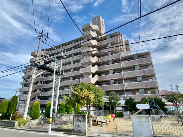 グラン・コート若林の外観