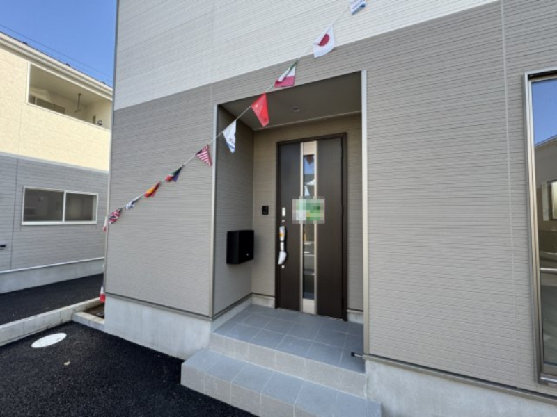 柏市東山２丁目新築戸建【酒井根西小学校：10分】のエントランス|エントランス・玄関ポーチ